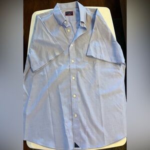 Untuckit Men's Blue Short Sleeve Button up Shirt
